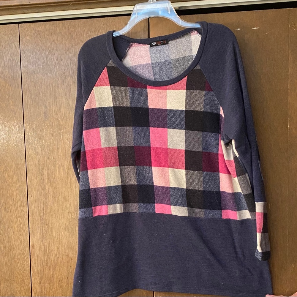 Chic Soul You had me at Plaid Top